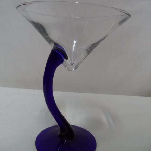 Libbey Bravura Cobalt Blue Swerve Martini  Cocktail Glass Set 4 barware spirits - Picture 6 of 9